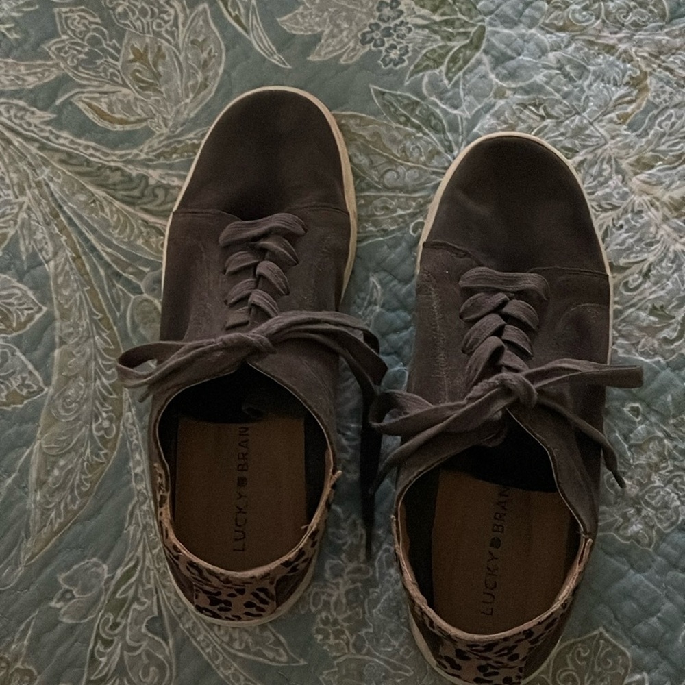 Womens casual shoes